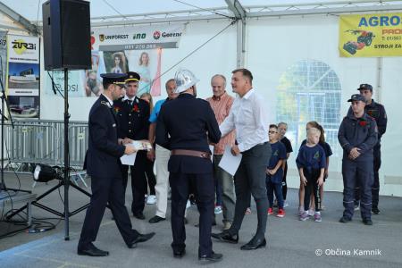 Slovesnost ob odprtju prizidka in prevzemu večnamenskega gasilskega vozila PGD Gozd (22)